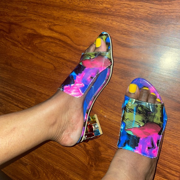 Heels - Picture 4 of 9